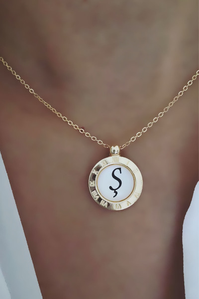 Liveyn Design Thin Chain Letter Necklace Letter S