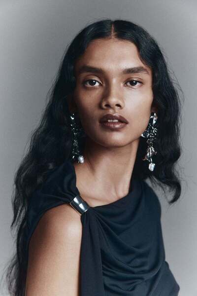 H&M بلوزة مكشكشة بكتف واحد