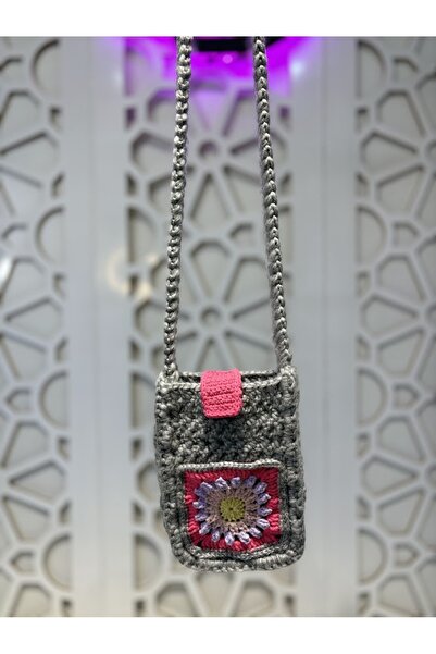 KUMRUNUN DÜNYASI Handmade Motif Two-Compartment Knitted Phone Bag
