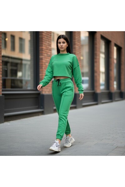 celevri Cropped tracksuit with sewn details on the front, made of 100% premium cotton, for women