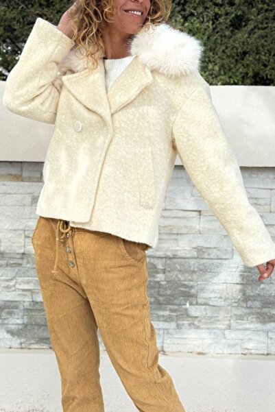 Güneşkızı Παλτό από υφαντό καστανό ύφασμα με γιακά από γούνα εκρού, με υφή και τσέπες με κουμπιά 60 45