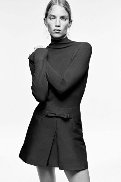 H&M Bow-front mini skirt