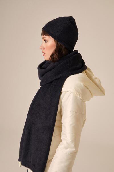 rue Feathered Black Beret