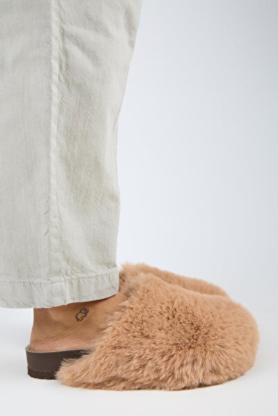 Manijero Gaye Women's Plush Flat Tan Slippers