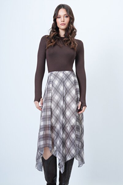 VAGGON Finger Detailed Crew Neck Basic Blouse