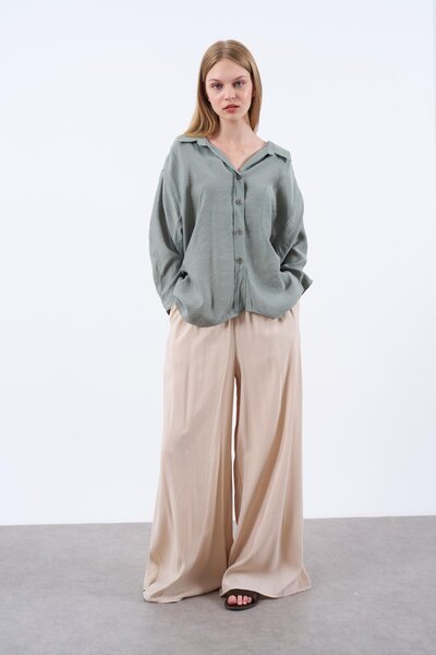 Perry Off-Shoulder Oversized Shirt Green