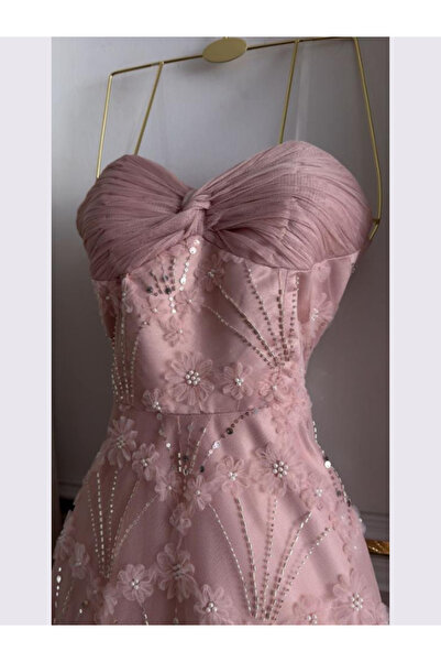 Nice Model Off-Shoulder Bodice Gown Tiered Ruffled Tulle Skirt Beaded Embroidered Formal Evening Party Dress