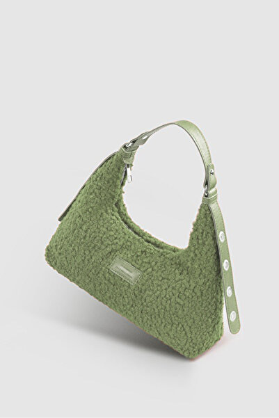 KOÇAK ÇANTA Women's Faux Fur Woven Baguette Bag