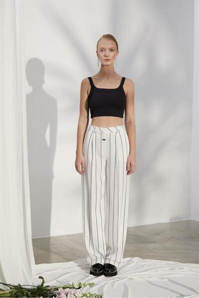 Naar Γυναικείο παντελόνι με φαρδύ πόδι, φαρδιά κοπή, κανονική μέση, εκρού NAA...