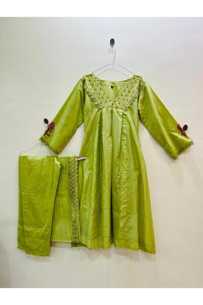 LEEM CLOTHINGS Women Floral Embroidered Regular Thread Work Pure Cotton Indian Kurta with Churidar & With Dupatta