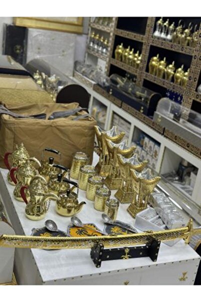 United عبوة من 23 قطعة + هدية: سيف مع حامله