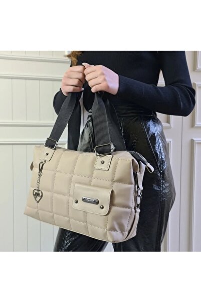 Gloria Miralle Women's Quilted Shoulder Bag Width: 35cm Height: 27cm Thickness: 10cm Shoulder Strap: Yes