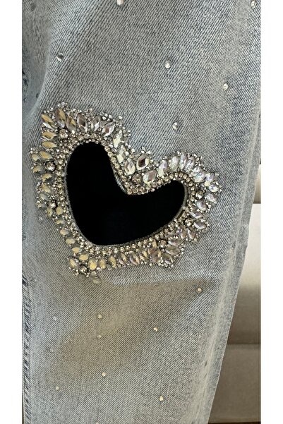 Denim Blugi cu strasuri și inimă decupată pe picior