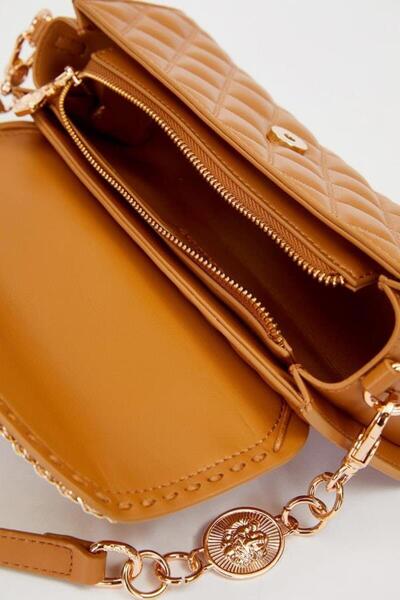 Levidor Chain Strap Detail Shoulder Bag