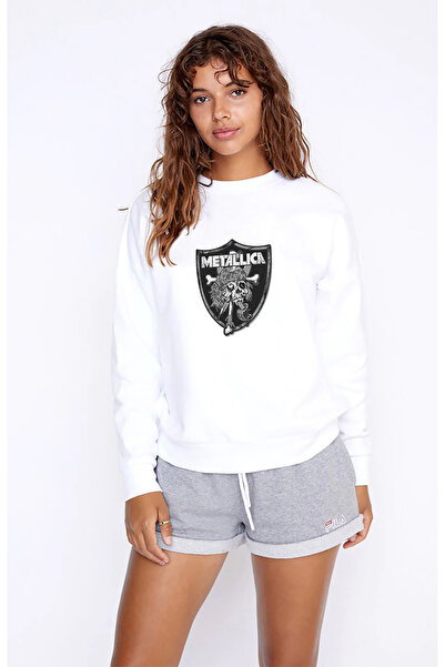 QIVI سويت شيرت ميتاليكا هيفي ميتال لوجو مطبوع للسيدات باللون الأبيض بأكمام طويلة