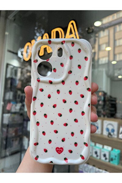 OVADA XİAOMİ Redmi 13C Uyumlu Kamera Korumalı Dalga Kenarlı Çilek Baskılı Sil...