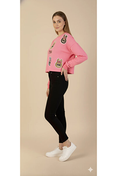 cemo Women's Labubu Character Patch Detailed Crop Sweat Crew Neck Long Sleeve Short Sweat