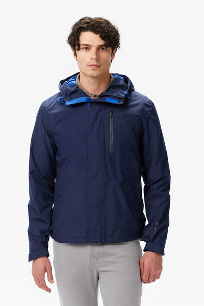 Nautica معطف واق من المطر للرجال باللون الأزرق الداكن ذو قصة عادية