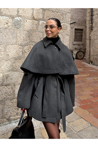 My Blog Anthrazitfarbener Mantel mit Kapuzendetail und Gürtel - 1830