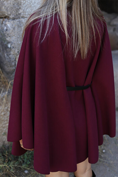 bytugcekaya Burgundy standard size button detailed belted stamp poncho