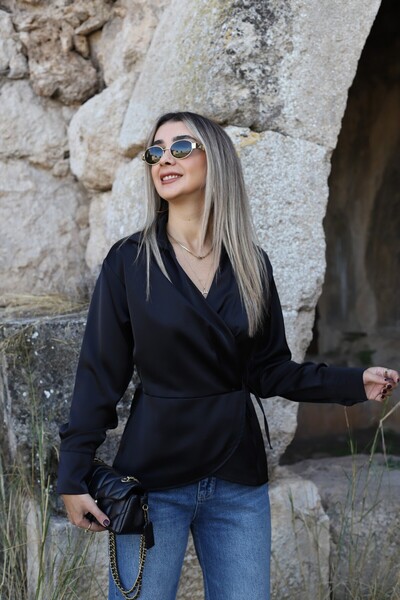 bytugcekaya Siyah Saten Yandan Bağlamalı Gömlek