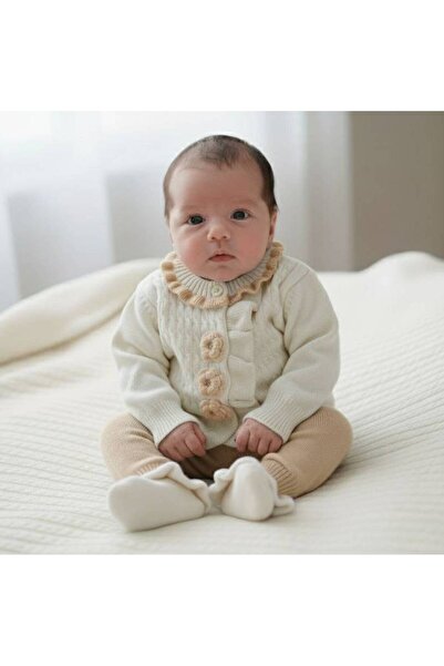 alqarat Two-Piece Baby Knit Outfit