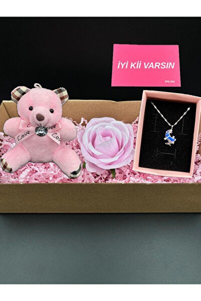 Sepetten Eve Çelik Kararmaz Kelebekli Ay Kolye Gül ve Pembe Ayıcık Seti Sevgi...