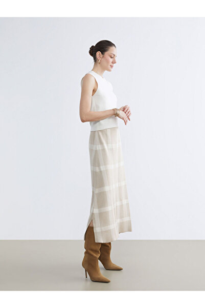 LC Waikiki Rmz Gi̇yi̇m Farkiyla Checked Embroidered A-Line Knit Skirt with Wa...