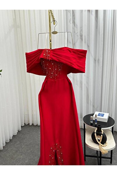 Heidi Red dress embroidered with stretch crepe fabric