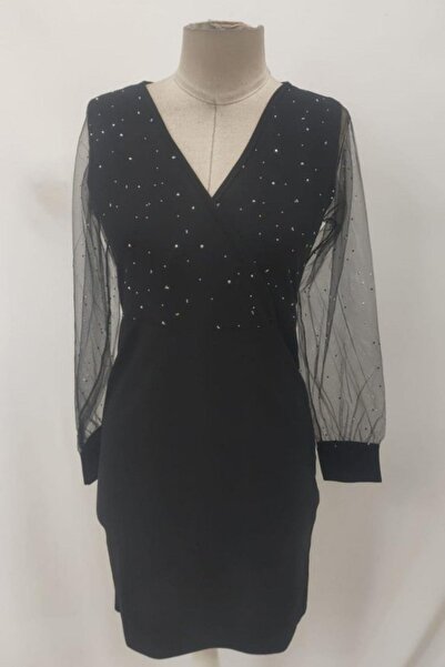 Mossta διπλό πέτο Φόρεμα από κρεπ εισαγωγής με λεπτομέρεια από πέτρα στο λαιμό - Μαύρο