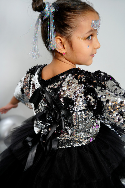 DUCA KIDS Σετ με λαμπερή μπλούζα με παγιέτες και φουσκωτή μαύρη τούλινη φούστα