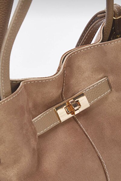 cosybag. Crossbody Suede Shoulder Bag with Lock Detail Cream