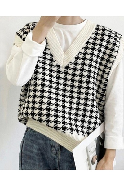 Abalı Yeni sezon " Kadın Regular Fit Kazayağı Desenli Triko"