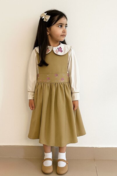 La reina petite Beige kindergarten pinafore embroidered with butterflies, two-piece set, soft