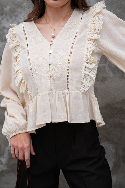 FancyWorld Ruffled Button Detailed Fisto Brode Pattern Embroidered Blouse