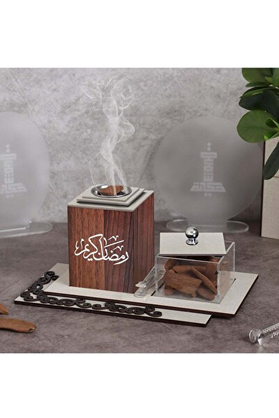 Story of candle مبخرة بعبارة "رمضان كريم" مع صندوق بخور و صينية تحملهما و عود مروكي وملقاط للفحم والبخور