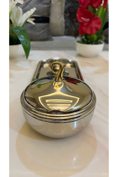 Palaces Large silver nickel and two-tone nickel date set - 3 pieces