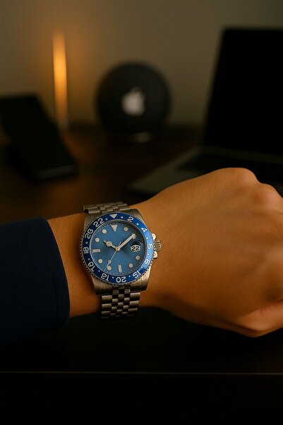 Love The Wind Sports Men's Wristwatch with Calendar - Silver Band & Blue Dial