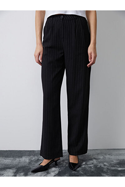 LC Waikiki Γυναικείο παντελόνι Loose Fit ριγέ