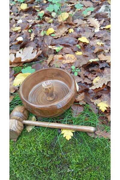 Umut 100% Natural Handcrafted Antique Model Wooden Walnut Nutcracker with Hammer for Cracking Shelled Nuts