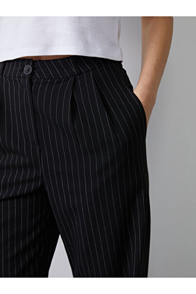 LC Waikiki Γυναικείο παντελόνι Loose Fit ριγέ