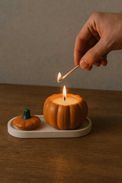 Noema Objects Balkabağı Şekilli Vanilya Kokulu Mum