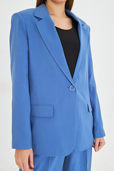 Nadrina Women's Suit with Metal Buttons