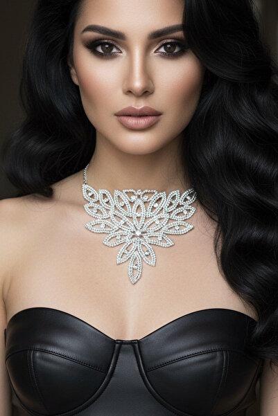 CAŞ DEKORASYON Silver Color Stone Necklace