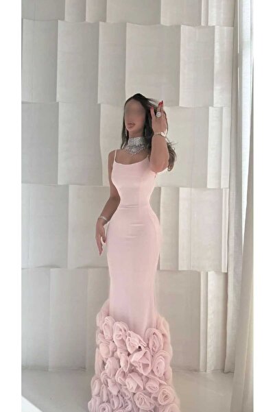 Liva Pink dress decorated with roses