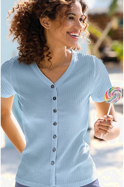 creation L تيشيرت كرياتيل إل في ياقة بأزرار قماش مجدّل فيسكوز