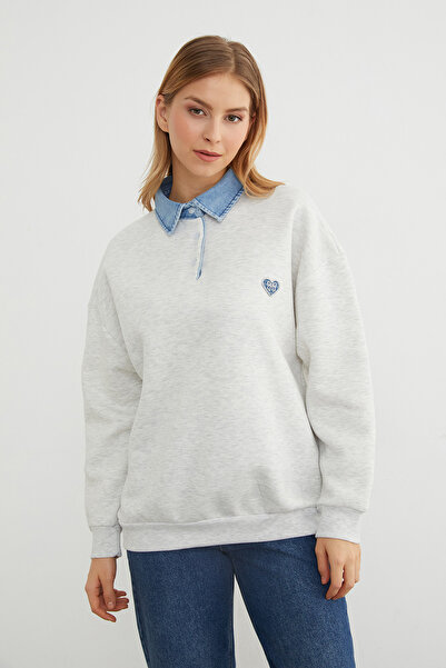 Fulla Moda 3 Thread Heart Embroidered Polo Neck Denim Detailed Sweatshirt