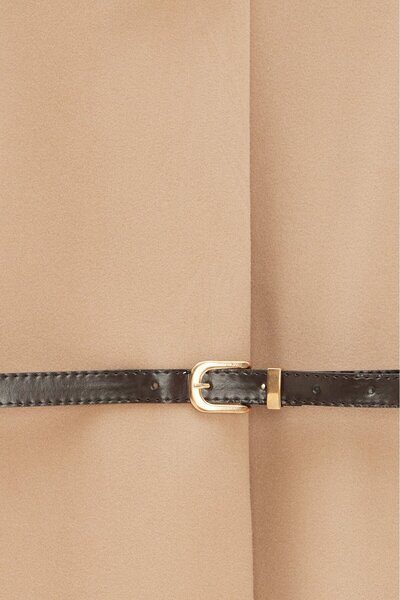 Saade Stylish Short Poncho Jacket with Brooch Detail Belt