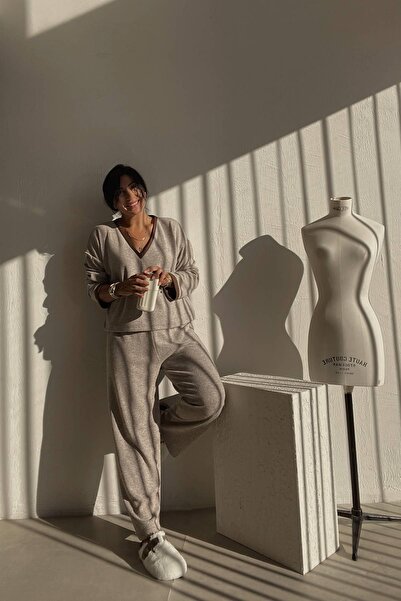 MJAMASS Knitted Brown V-Neck Suit