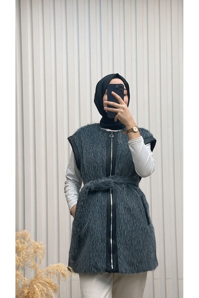 MERVE TESETTÜR Bearded Vest